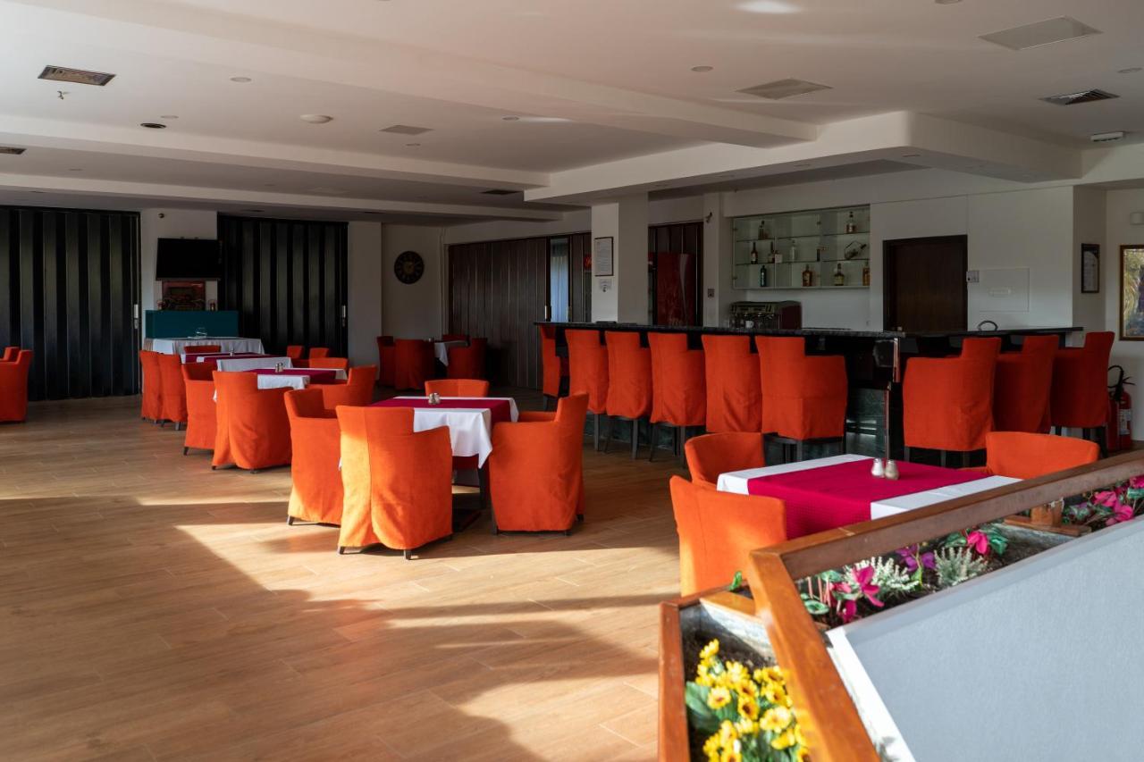 Hotel Grand ซาราเยโว ภายนอก รูปภาพ