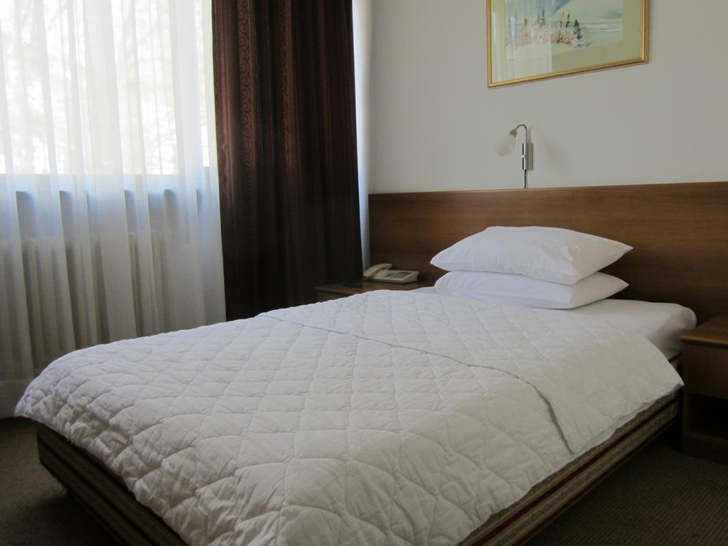 Hotel Grand ซาราเยโว ภายนอก รูปภาพ